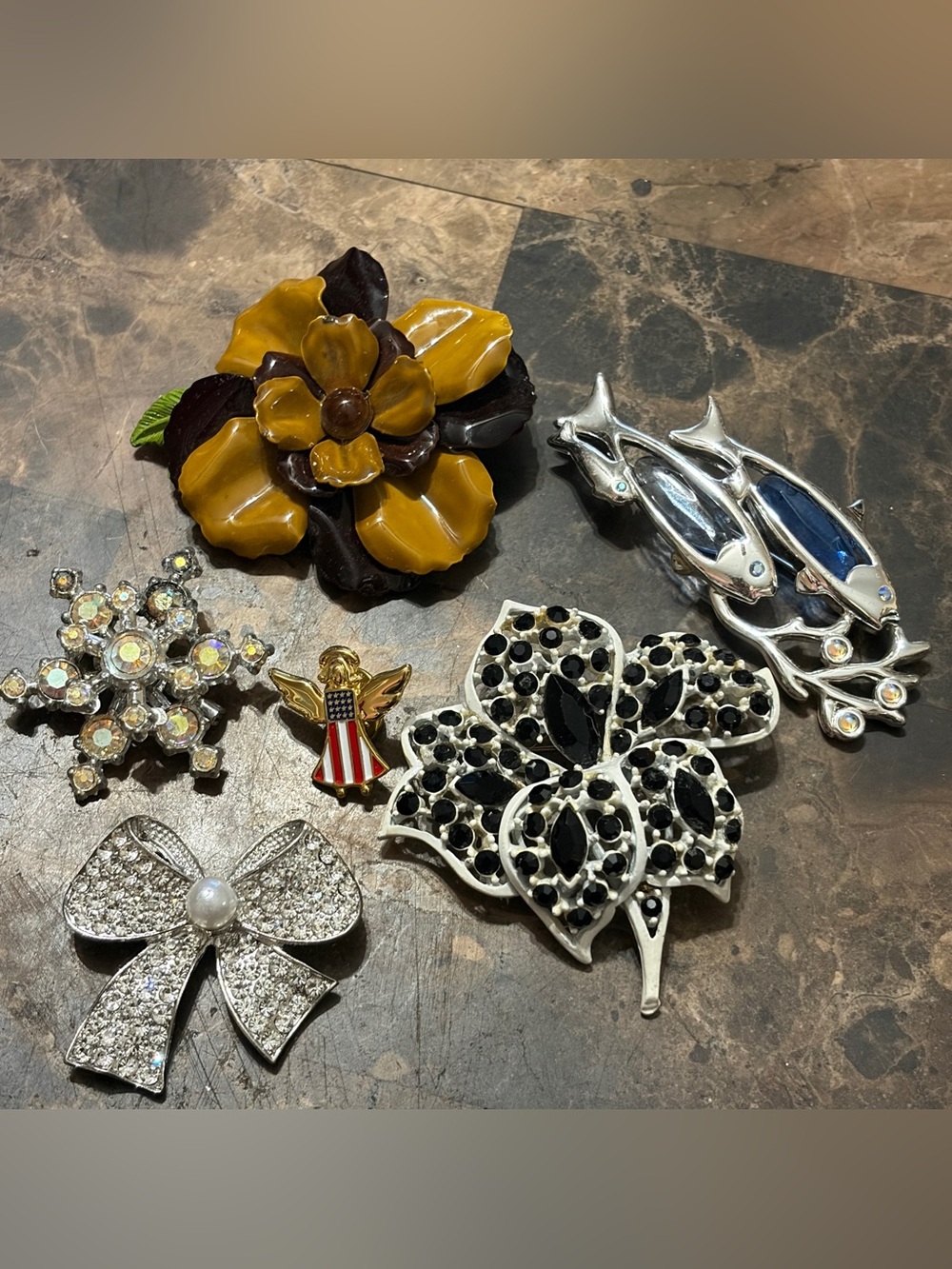 Brooch bundle